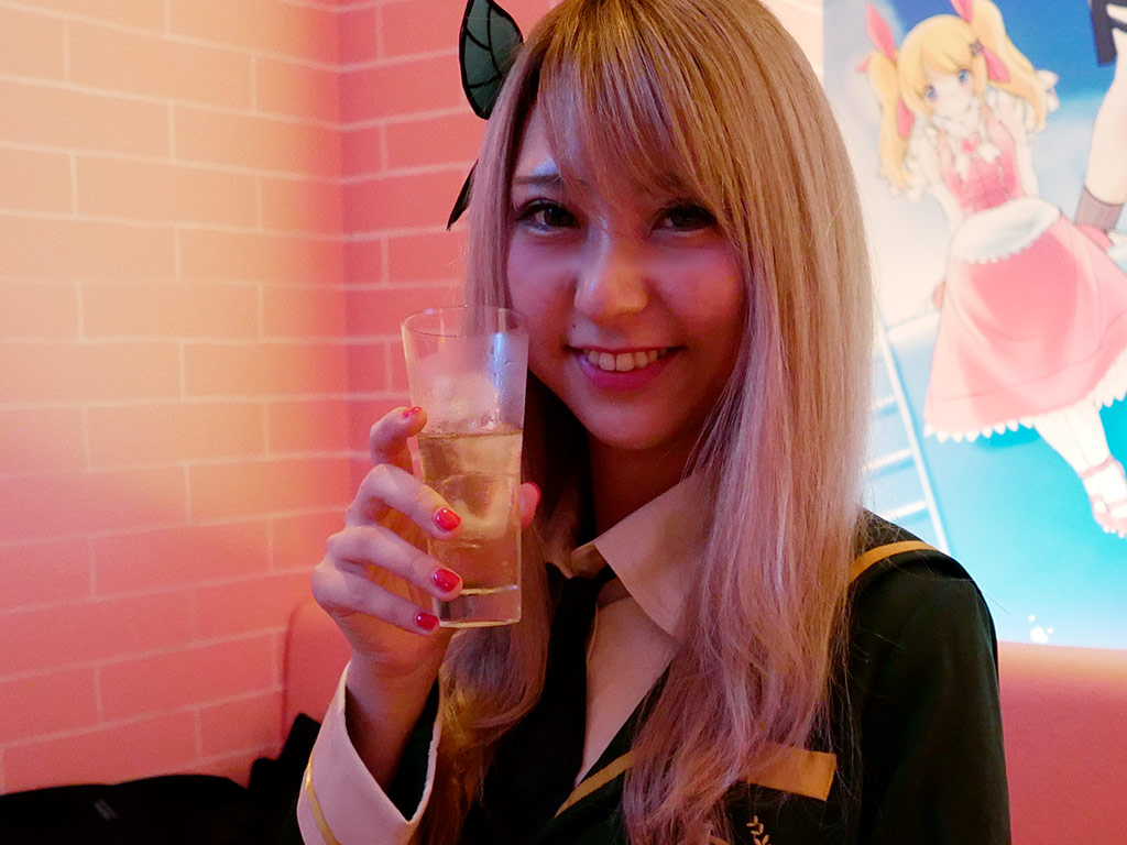 ある夜、ビルの片隅で ななり〜☆